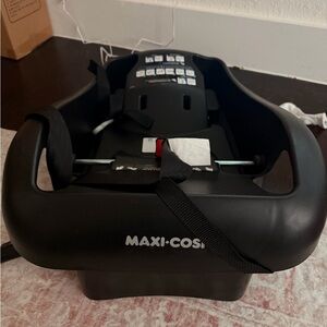 Maxi Cosí infant mico stand alone car seat base